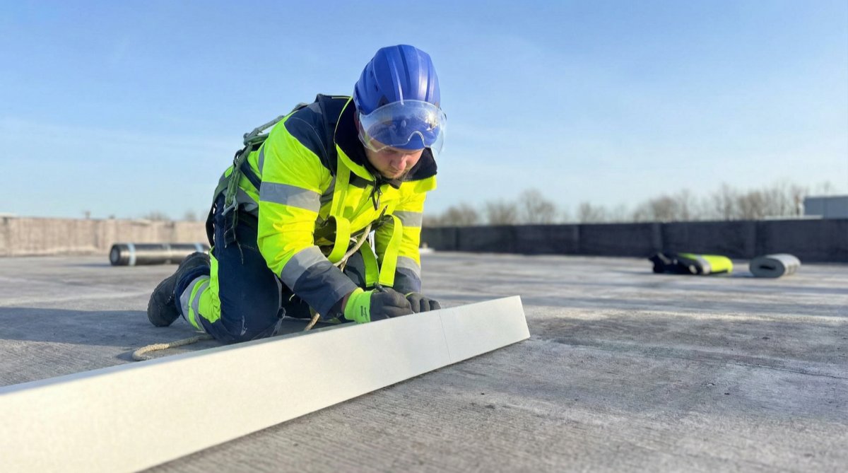 Scandi Logistics Center - sandwichpanelen montage